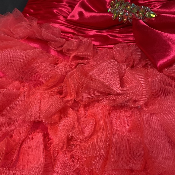 Party dress strapless or can be worn with straps - Picture 6 of 8